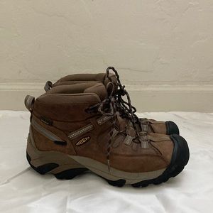 Keen hiking shoes
